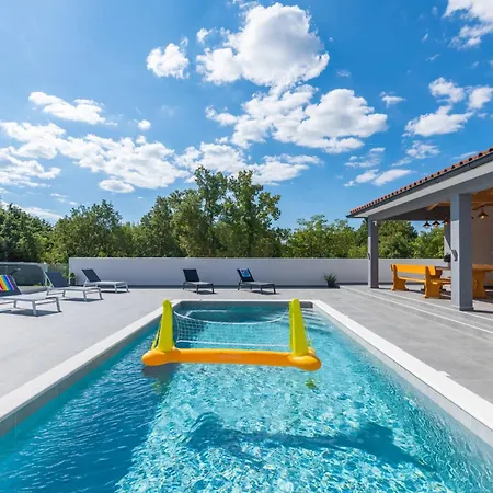 Casa vacanze Casa Mara Mit Beheiztem Pool By Interhome Štokovci