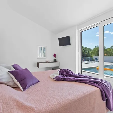 Casa Mara Mit Beheiztem Pool By Interhome *